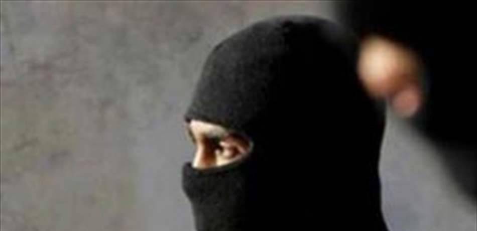 3 ملثمين سرقوا صندوق مال من صيدلية في شرق صيدا
