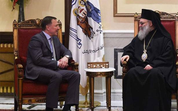 يوحنا العاشر استقبل

السفير الروسي في سوريا