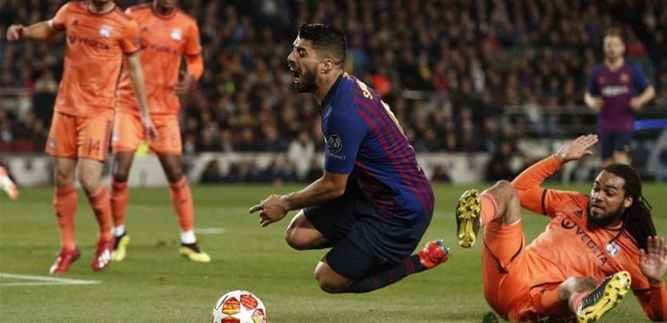 خللٌ فني "محرج" باعتراف "يويفا".. وسواريز يلمح لهدية من الحكم