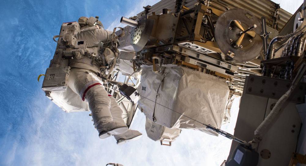 رواد الفضاء لا يستحمون...تعرف على أغرب 10 حقائق من حياتهم في منطقة انعدام الجاذبية