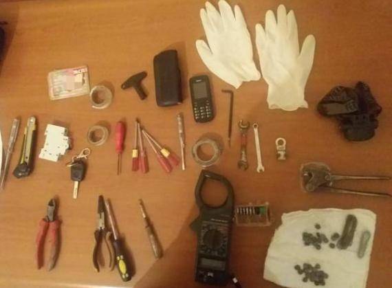 انتحلوا صفة موظفين لدى شركة الكهرباء وتلاعبوا بالعدادات الكهربائية