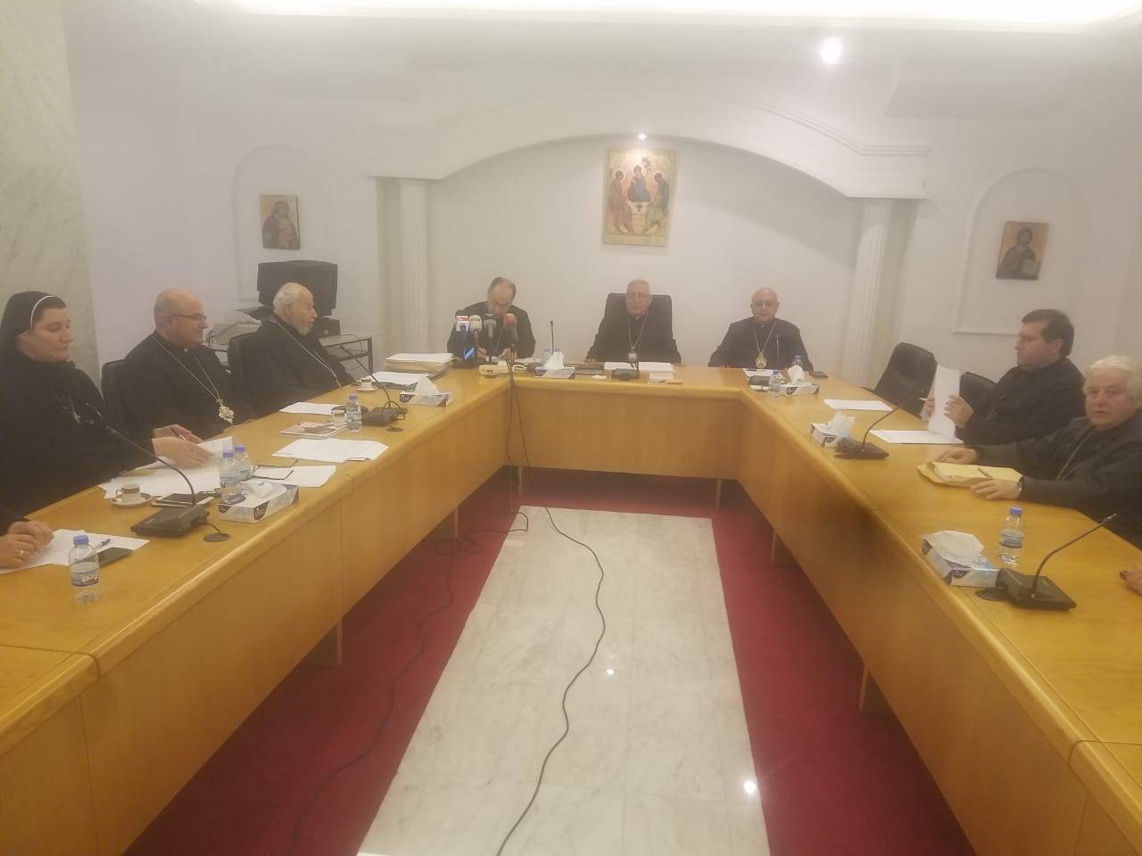 المطارنة الكاثوليك رحبوا بمحاربة الفساد وبموقف عون بشأن عودة النازحين
