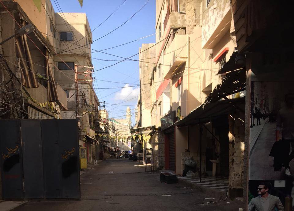 جريح باشكال فردي في مخيم عين الحلوة