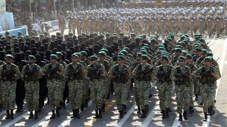 قائد في الحرس الثوري: سيندم من يهدد الشعب الإيراني
