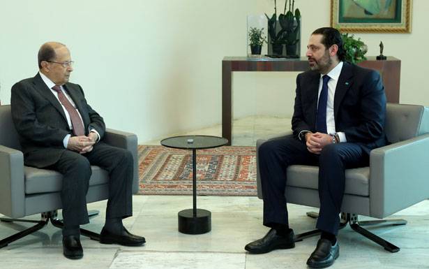 الحريري يرضخ للتهويل وعون يراهن على زيارته الى موسكو لـ «قلب المشهد»