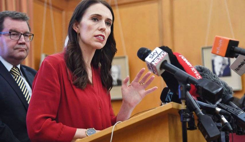 رئيسة وزراء نيوزيلندا تتعهد بتعديل القوانين الخاصة بالسلاح