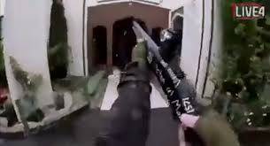 قصة الرجل الذي كاد أن ينتزع رشاش سفاح نيوزيلندا