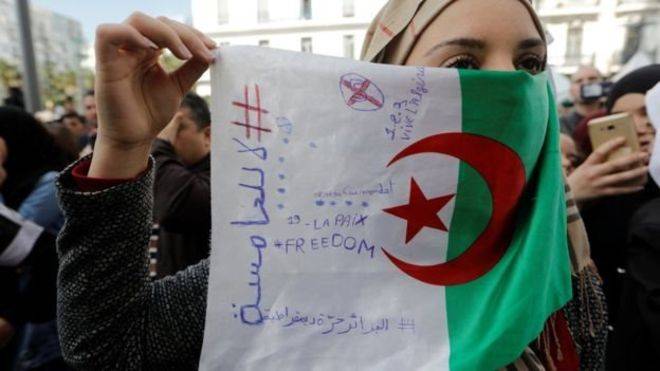 ما الذي يجب أن تعرفه عن الأزمة الأخيرة في الجزائر؟