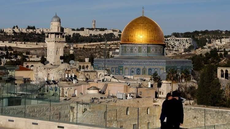 "هآرتس" تكشف دوافع إحراق فلسطينيين مركز شرطة في القدس