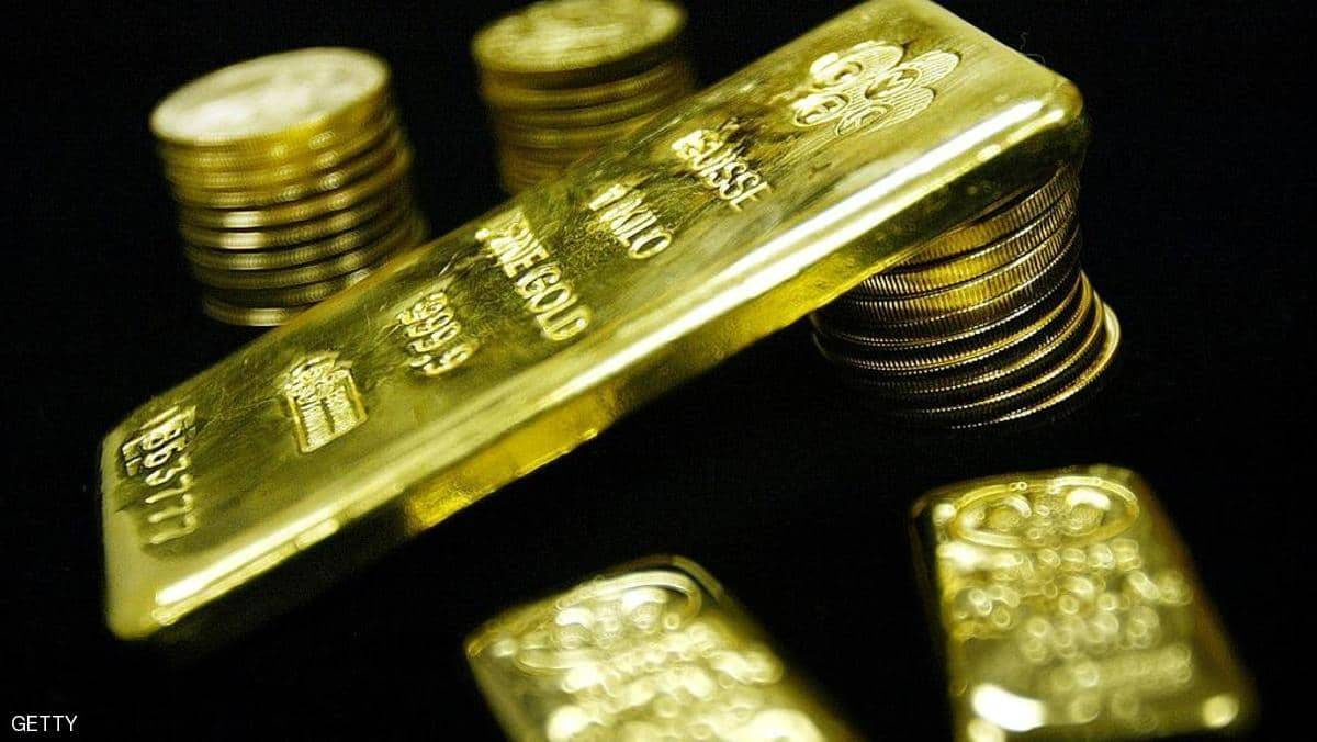 الذهب يرتفع بفعل تراجع الدولار والضبابية العالمية