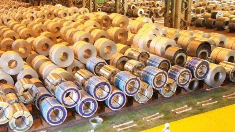 إيران تحظر تصدير الصلب لارتفاع أسعاره محليًا