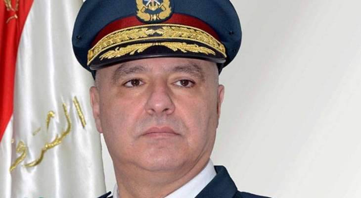 قائد الجيش غادر إلى قبرص على رأس وفد عسكري في زيارة رسمية