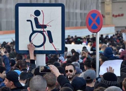 الاضطرابات تعرقل محادثات إكسون لتطوير الغاز الصخري بالجزائر