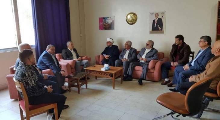 عبدالرزاق: على الحكومة أن تنزل إلى أرض الواقع لتتحسس هموم الناس