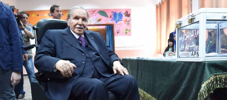 لعمامرة: بوتفليقة سيسلم السلطة إلى رئيس منتخب