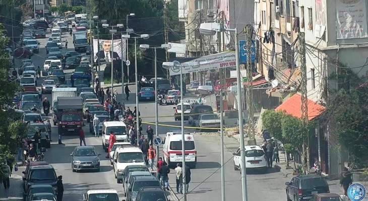 قطع الطريق من الصالومي باتجاه النبعة بسبب انهيار جزئي لمبنى في المحلة