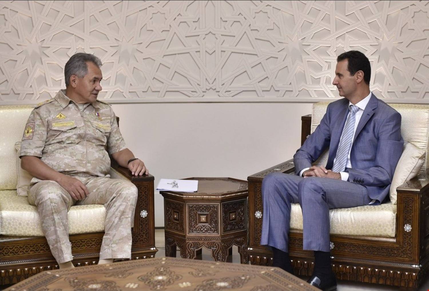 خبر عسكري خطير
بعد اجتماع برئاسة الأسد رؤساء اركان سوريا والعراق وإيران
موسكو بوتين يستنفر ويرسل وزير دفاعه شويغو الى دمشق على عجل