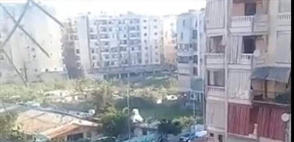 وسط الطريق وبين الناس.. رصاص يُطلق بغزارة بين أصحاب الفانات في الليلكي (فيديو)