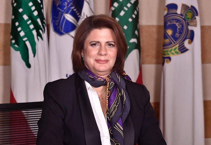 وزيرة الداخلية تعايد الأمهات في عيدهنّ