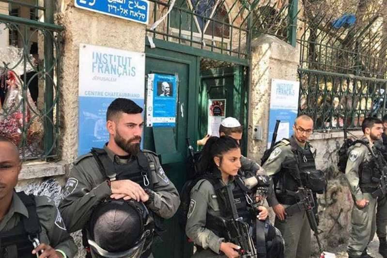 بوادر أزمة دبلوماسية بين فرنسا وإسرائيل بسبب "فتيات مقدسيات"
