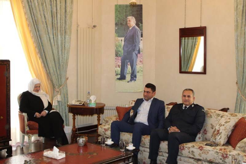 الحريري عرضت الوضع الأمني وموضوع النازحين مع وفد من الأمن العام