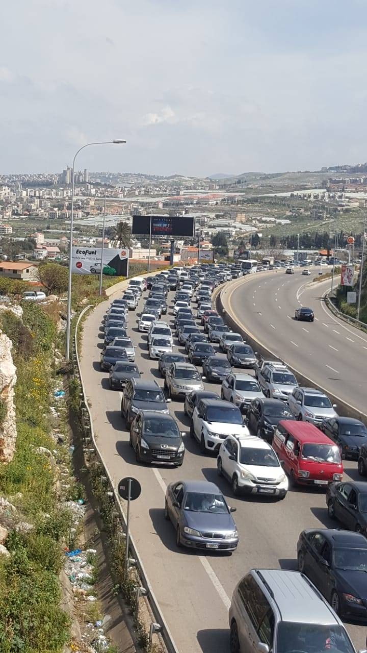 بالصورة: السّير شبه متوقّف بسبب "ماراثون صيدا"!