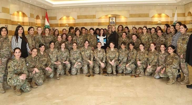 الجيش اللبناني يحتفل في عيد الأم بحضور الضباط الإناث