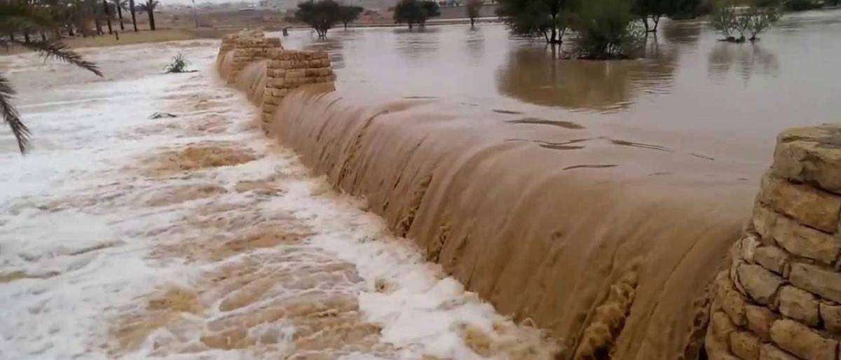 السيول والفيضانات تُدخل 10 محافظات عراقية حالة الطوارئ
