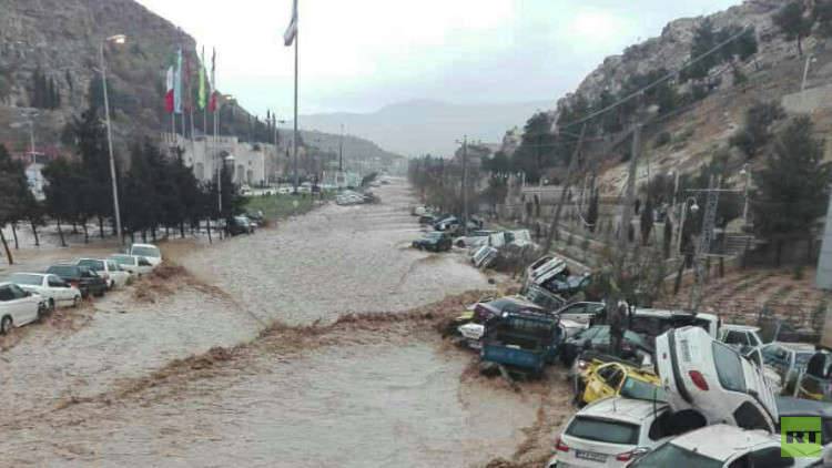 بالفيديو۔۔۔ فيضانات تجتاح إيران و قتلى وجرحى وخسائر ضخمة