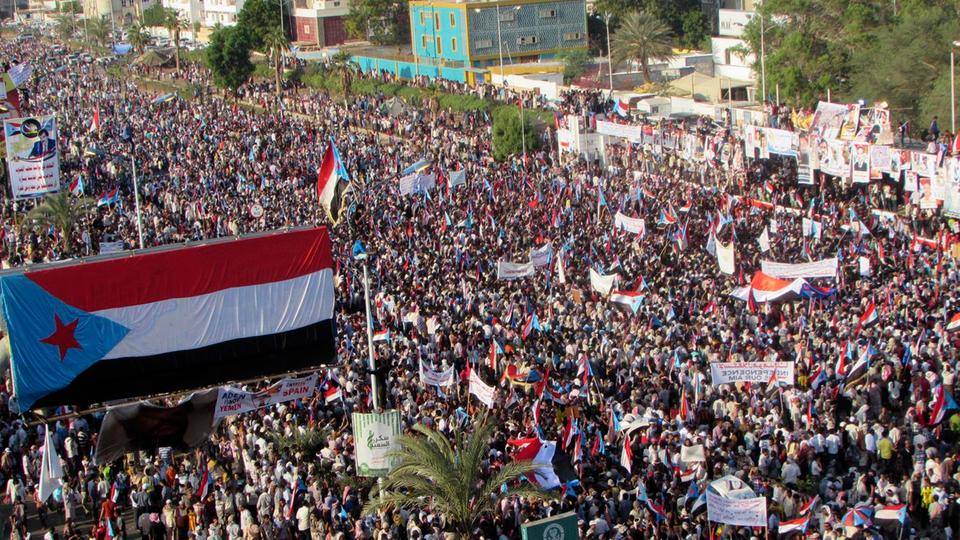 يمنيون يحتشدون في صنعاء في ذكرى بدء الحرب