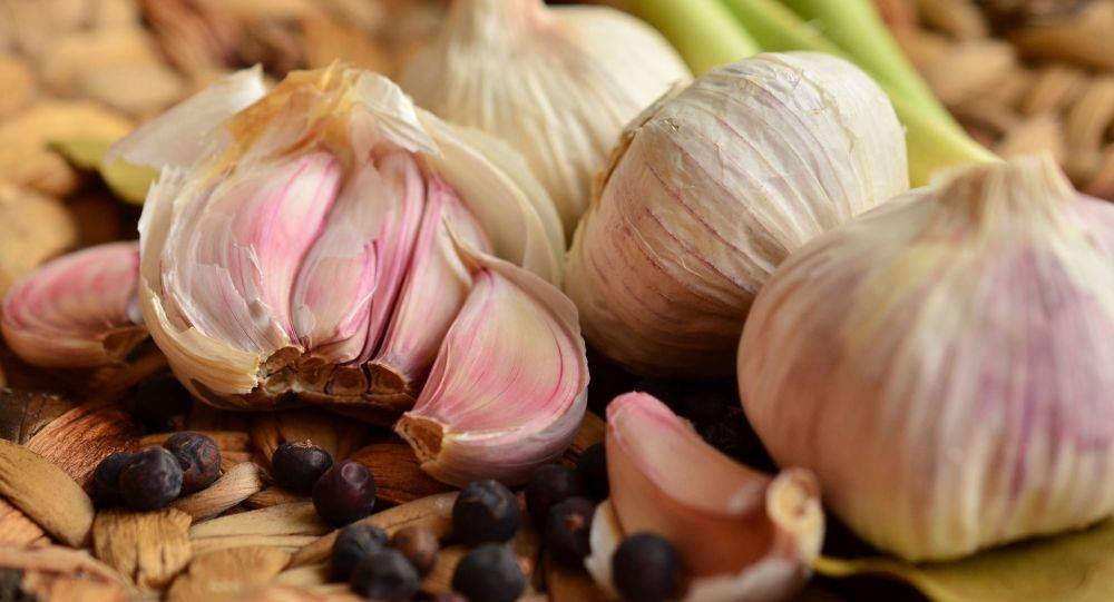 12 فائدة ستجعلك تتناول الثوم بشكل يومي