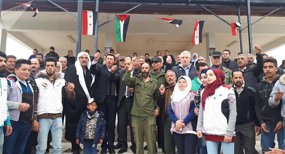 بالصور... آلاف السوريين يحتشدون في الساحات تنديدا بقرار ترامب حول الجولان