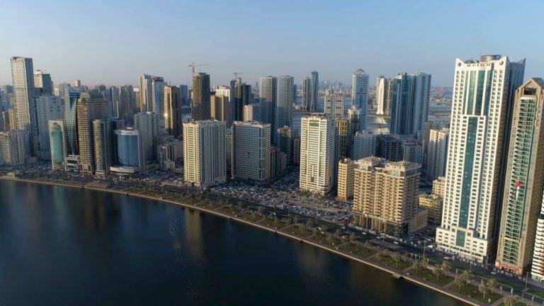 مصدر: إمارة الشارقة ستجمع مليار دولار من صكوك لأجل 7 سنوات