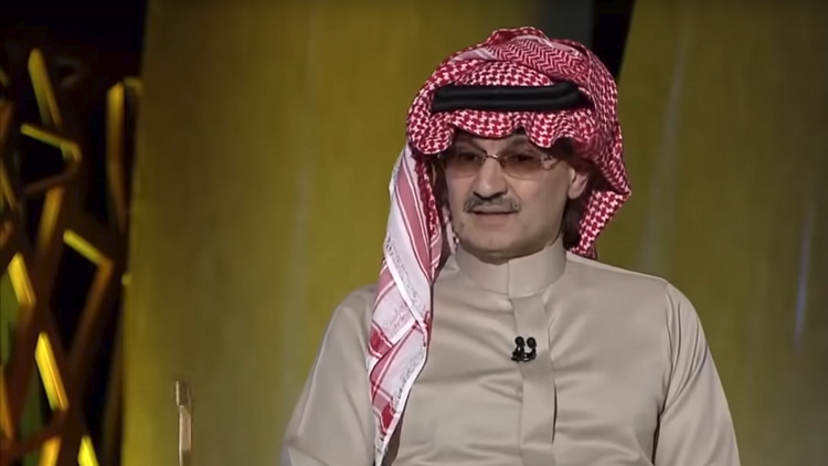 بعد انتقاده للأمير الوليد بن طلال.. عمرو أديب يتعرض لهجوم من إعلامي سعودي