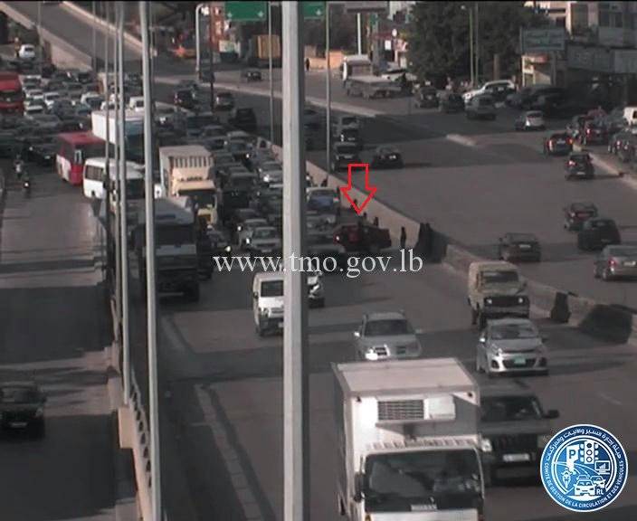 حادث على جسر انطلياس يتسبب بزحمة سير خانقة