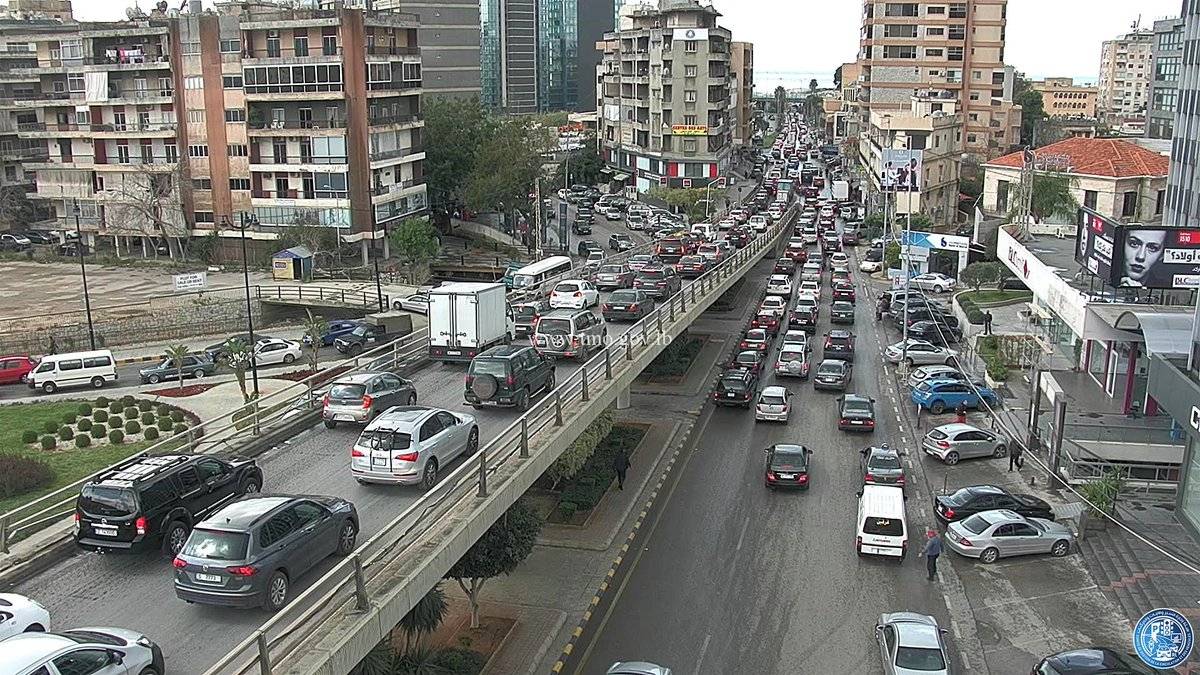 حركة المرور كثيفة من ساحة انطلياس باتجاه الاوتوستراد الساحلي