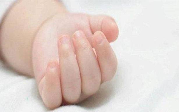 العثور على طفل حديث الولادة