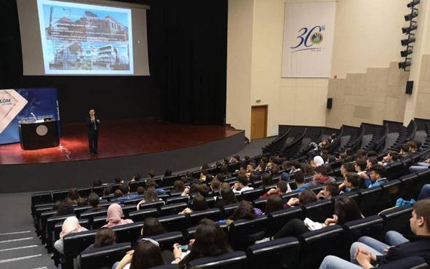معرض التوجيه المهني في جامعة «البلمند»