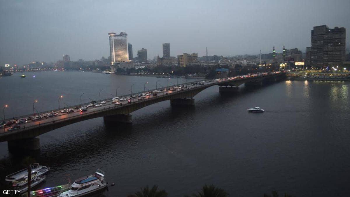 مصر تنتظر 4 أيام "عاصفة".. وتحذير من أمطار رعدية وسيول
