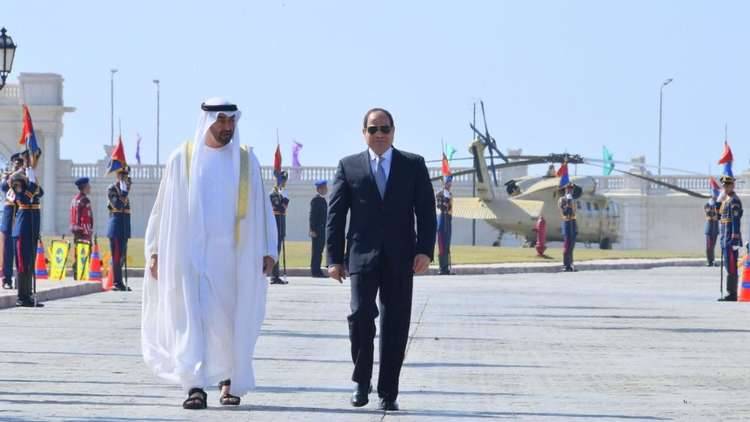 السيسي وولي عهد أبوظبي يتجولان في مدينة العلمين