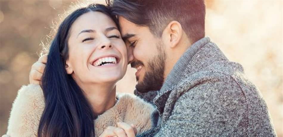 إلى أي امرأة ينجذب الرجل بحسب برجه؟