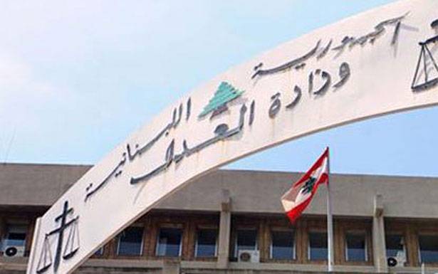 إشكال أمام مكتب قاضٍ بـقصر عدل

بين محامٍ وعناصر مـن «المعلومات»