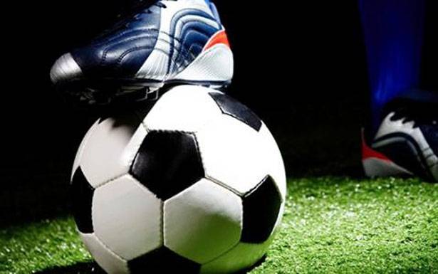 مُتفرّقات كرويّــة من الـملاعب العالـميّة

عودة ميسي وسواريز الـى تـدريبات برشلونة بشكل طبيعي

وصفقة مجنونة تُنهي الحرب الباردة بين يوفنتوس والريال