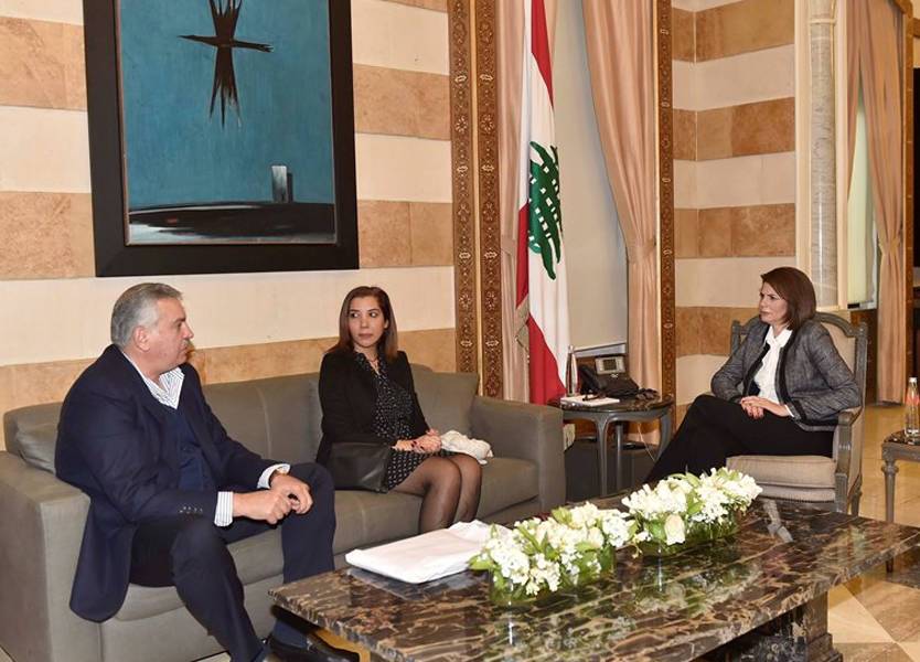 الحسن بحثت وسفيرة النــــــروج

مسألة دعم المجتمعات المضيفة للنازحين