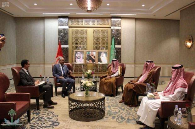 الجدعان يلتقي وزير المالية التونسي على هامش القمة العربية