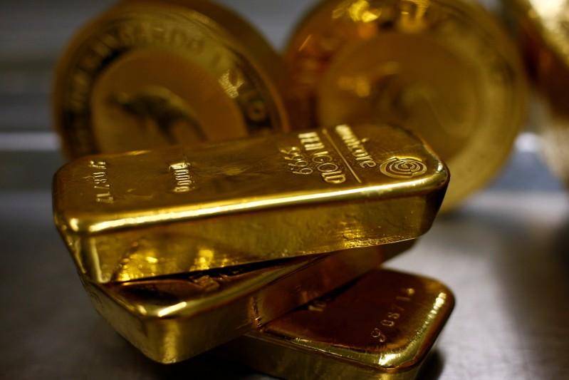 الذهب يتراجع وسط إقبال على المخاطرة بعد بيانات صينية إيجابية