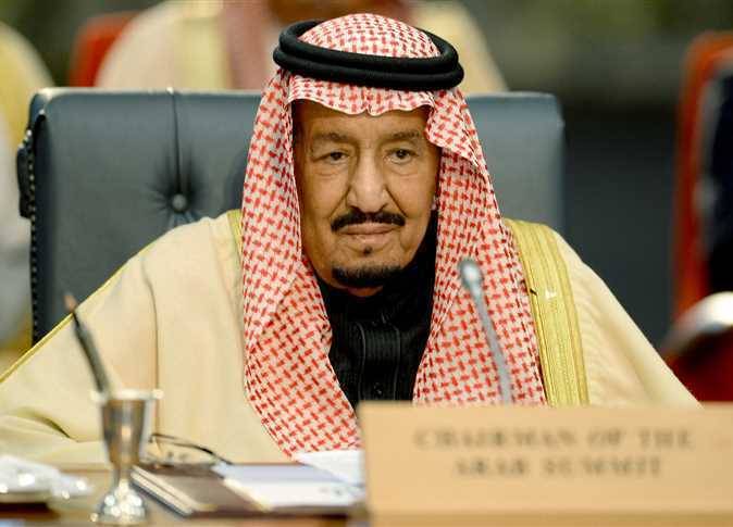 العاهل السعودي يفتتح "قمة تونس" بالجولان وفلسطين