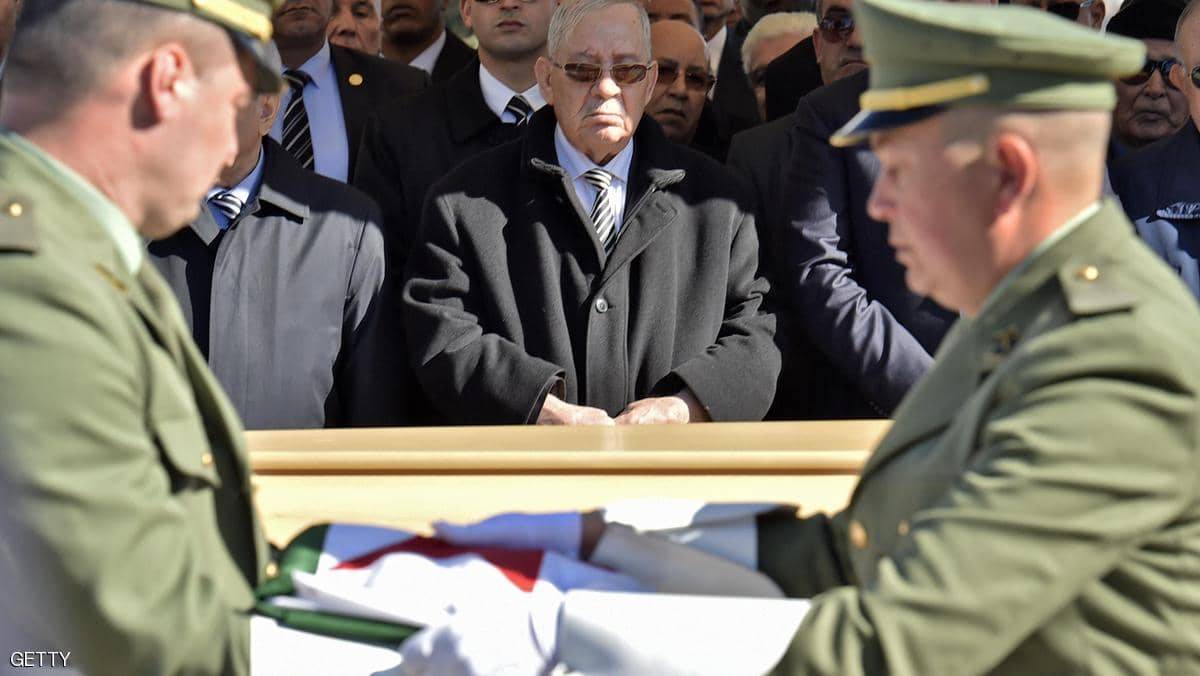 خبر هام وخطير: قايد صالح و"الاجتماع المشبوه"..كواليس جديدة في صراع الجزائر