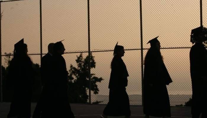 إرهابي هو من كشف ملف بيع الشهادات الجامعية المزورة!