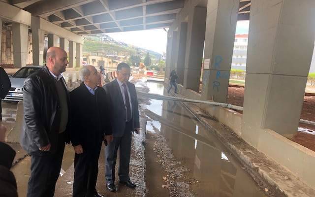 الخير تفقد أضرار جسر البالما في طرابلس